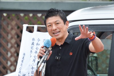 反グローバリズム、反ワクチンを標榜し、幅広い年代から支持（2025年7月14日、高知市で応援演説する参政党の神谷宗幣代表）