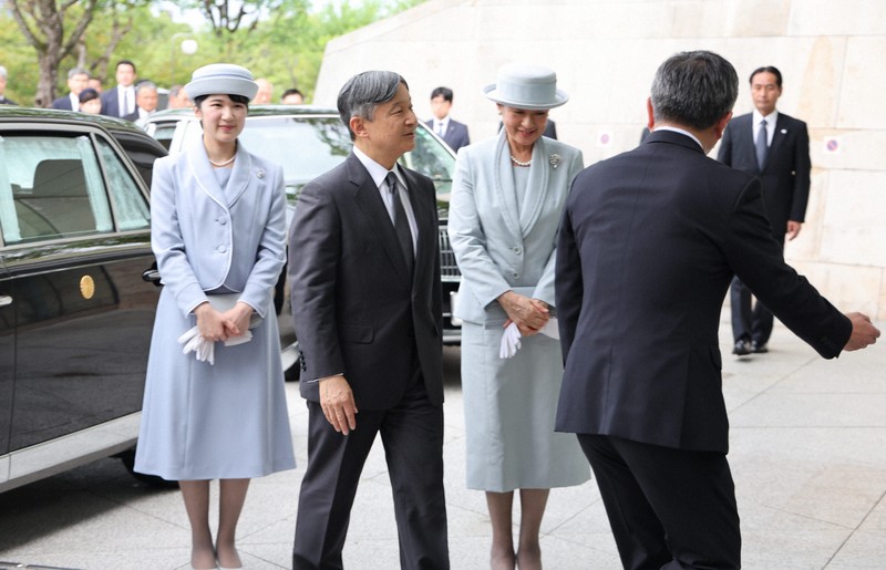 天皇ご一家が長崎入り 戦後80年、原爆犠牲者悼む 愛子さまは初 [写真