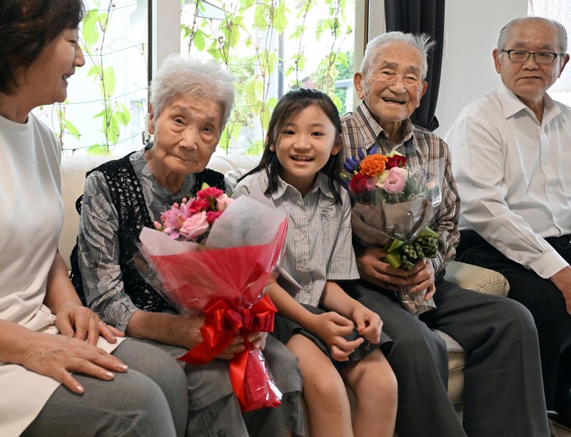 円満」と「長寿」の秘訣は? 山形に暮らす2組の100歳夫婦に聞く | 毎日新聞
