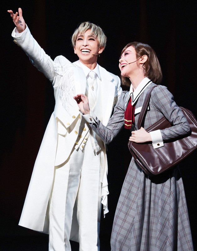 宝塚宙組公演「PRINCE OF LEGEND」 [写真特集1/5] | 毎日新聞
