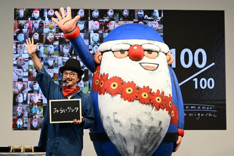 100体目のサンタが完成 大阪・関西万博 [写真特集2/14] | 毎日新聞