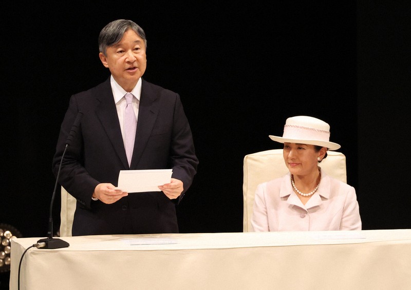 皇陛★ 両陛下が長崎・佐世保で国文祭開会式に出席 高校生平和大使らと交流