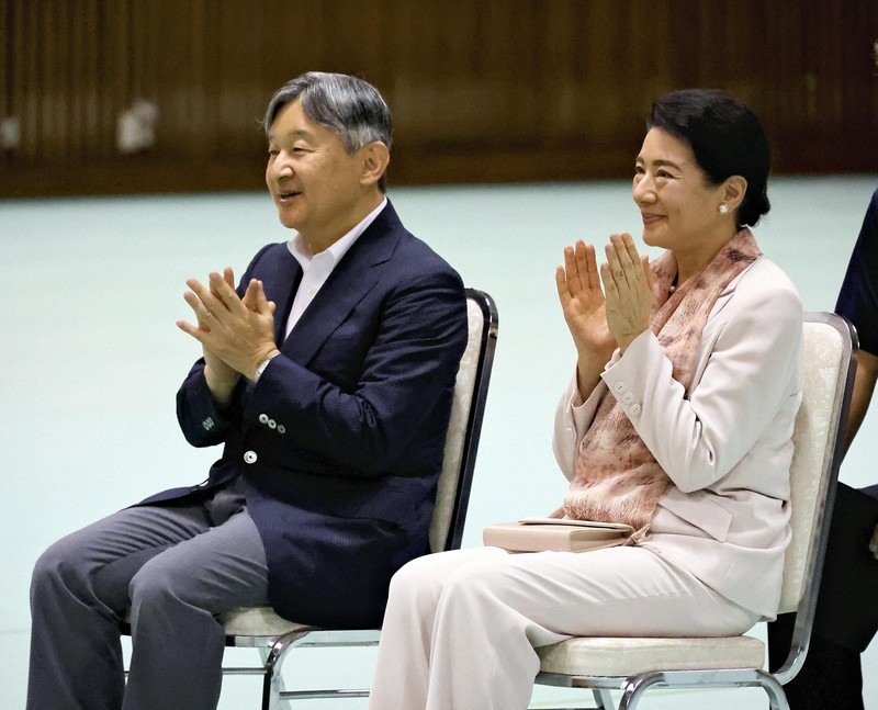 両陛下が長崎・佐世保で国文祭開会式に出席 [写真特集13/16] | 毎日新聞