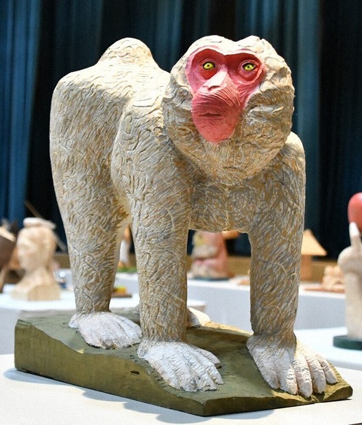 木彫りのお父さん 木彫公募展 水嶋さん（養父）文科大臣賞 知事賞は北川さん（丹波