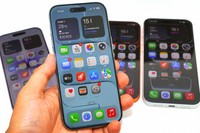 モデルごとの特徴をよりはっきりさせたiPhone Air（手前）とiPhone 17シリーズ3機種＝記事中の写真はすべて筆者提供
