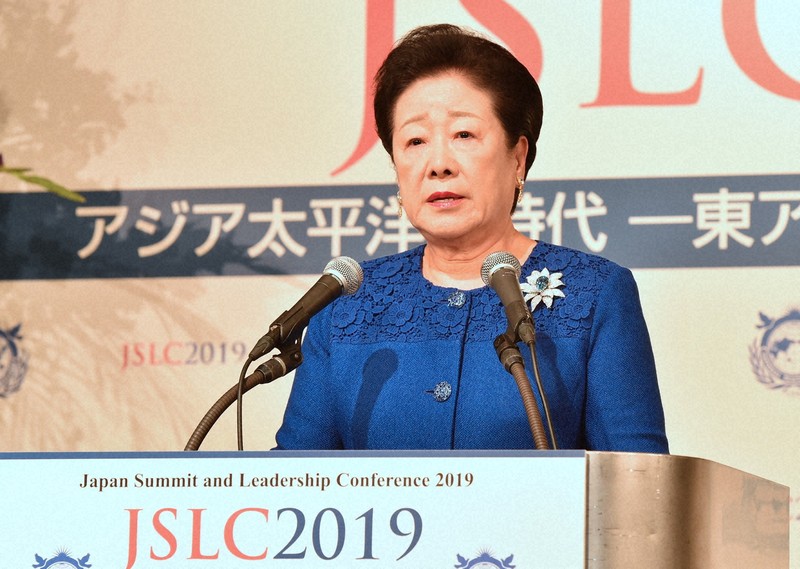 旧統一教会・韓総裁の逮捕状審査始まる 本人も車椅子で出廷 | 毎日新聞