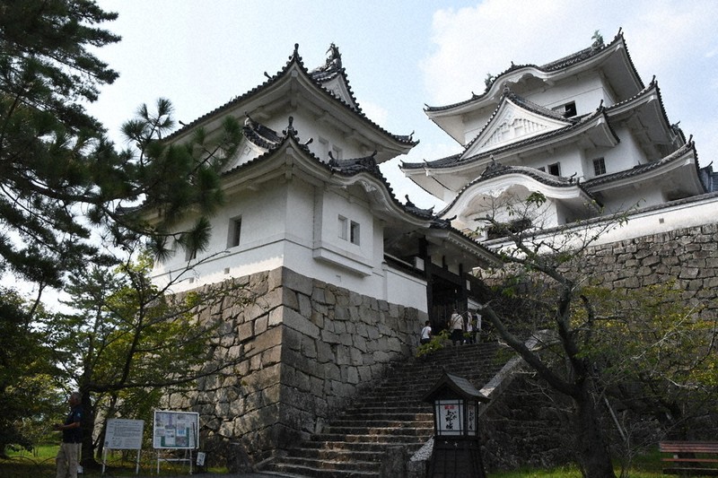 伊賀上野城天守閣復興90年 舞楽「蘭陵王」を奉納 来月18日 ／三重
