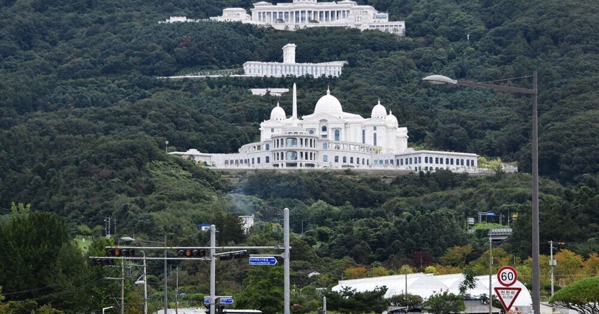 韓国：韓国 宮殿のような建物、クルーズ船… 拡大する旧統一教会「聖地