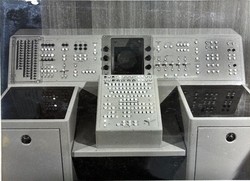 MARS-1の制御盤＝鉄道総合技術研究所提供