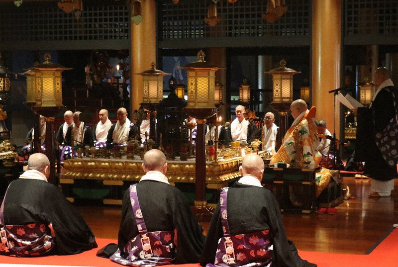 奥之院灯籠堂　年中行事　高野山　弘法大師　真言宗　非売品　入手困難 高野山・奥の院には秘密の地下室があって観光も納骨もできる