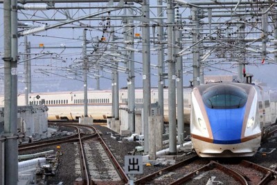 東海道新幹線遭人闖入撞擊，58班列車停駛、100班延誤，影響14萬人