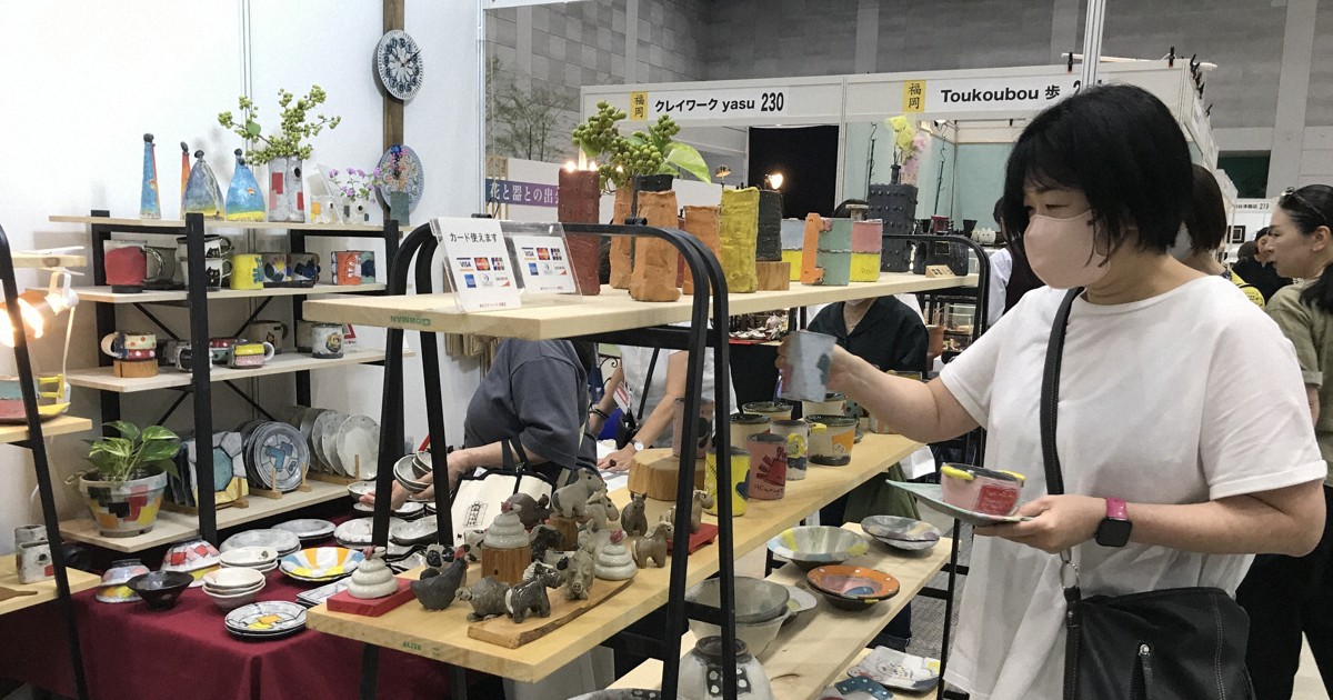 「西日本陶磁器フェスタ」開幕　国内最大級、北九州市で24日まで