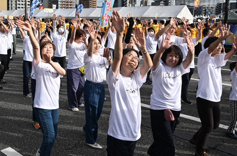 夏もフィナーレ、百万踊り わっしょい百万夏まつり 3300人の笑顔あふれ