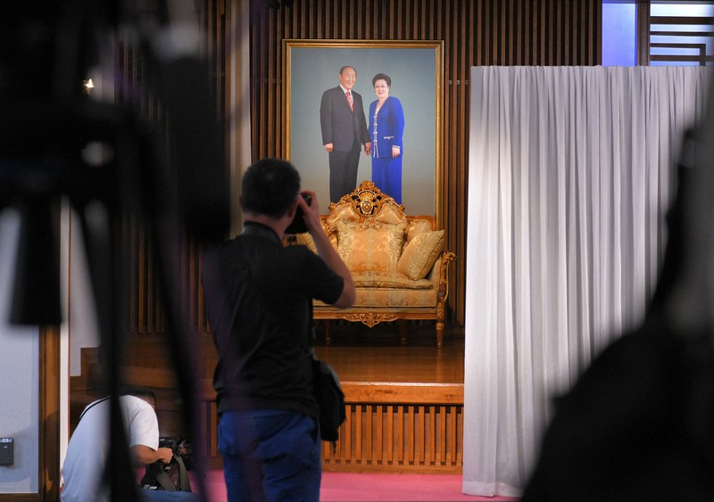 韓国文鮮明夫妻御子息様写真 宿泊はスイート、化粧品はシャネル」 旧統一教会「真のお母様