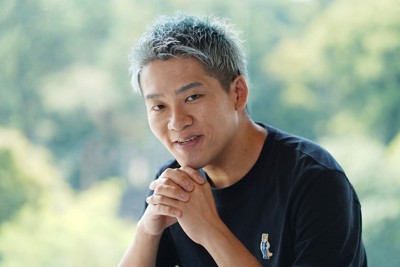 ピアニストのみやけんさん＝東京都千代田区で2025年9月17日、内藤絵美撮影