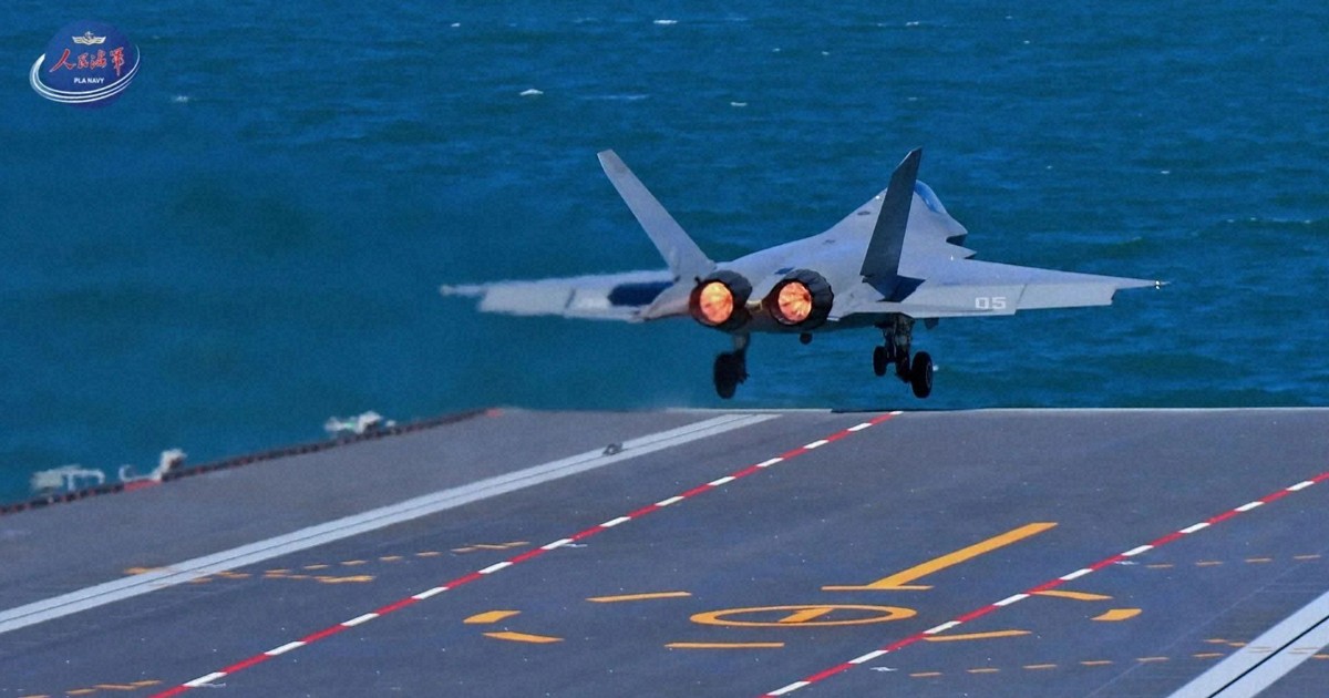 中国の新型空母、電磁カタパルトを使った発艦訓練に初成功 | 毎日新聞