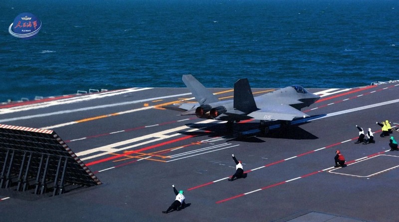 中国の新型空母、電磁カタパルトを使った発艦訓練に初成功 [写真特集1