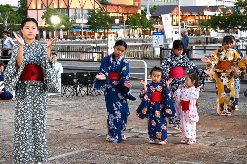 長崎くんち2025：／1 西古川町 櫓太鼓・本踊 平和を祈り弓取り 10