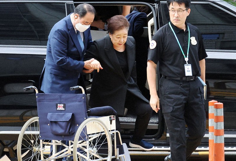 旧統一教会：旧統一教会総裁、逮捕 前大統領妻に金品疑い 韓国特別検察