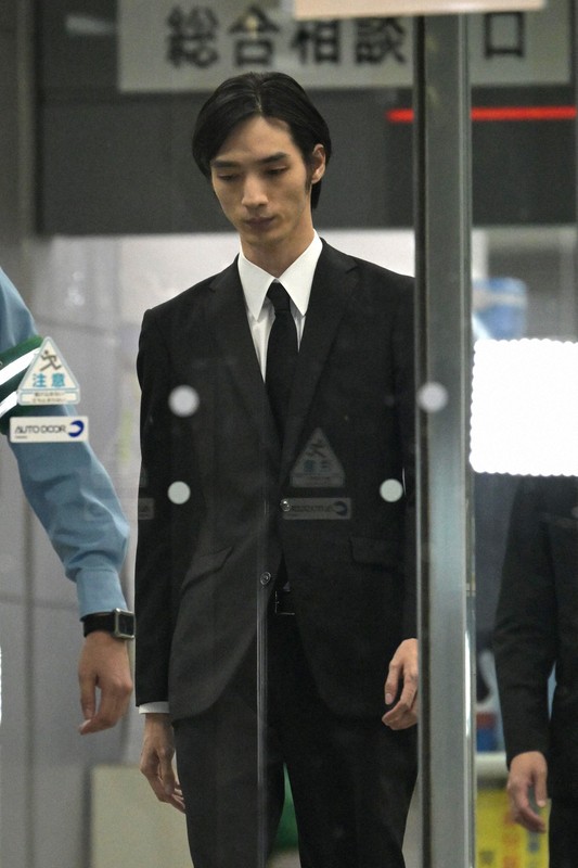 俳優の清水尋也被告保釈 [写真特集2/6] | 毎日新聞