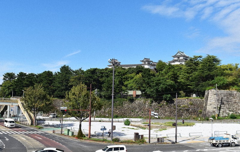 和歌山城 風格ある 江戸期の姿へ 市復元 扇の芝や鳶魚閣など