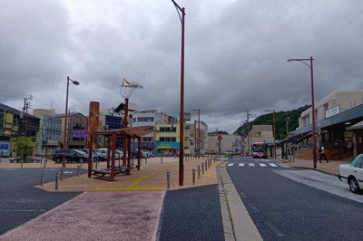 小説にも登場するJR瑞浪駅前＝瑞浪市寺河戸町で2025年9月13日、山本直撮影