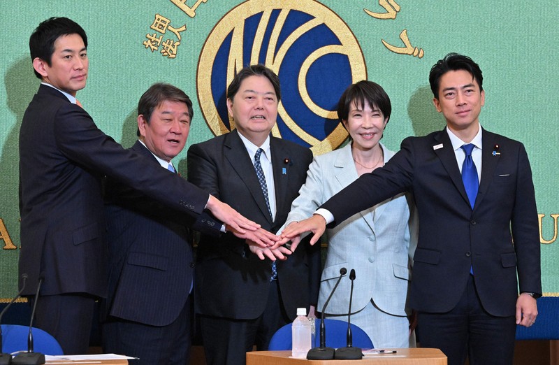 自民党総裁選の立候補者討論会に臨む（左から）小林鷹之元経済安全保障担当相、茂木敏充前幹事長、林芳正官房長官、高市早苗前経済安保担当相、小泉進次郎農相＝東京都千代田区の日本記者クラブで2025年9月24日、平川義之撮影