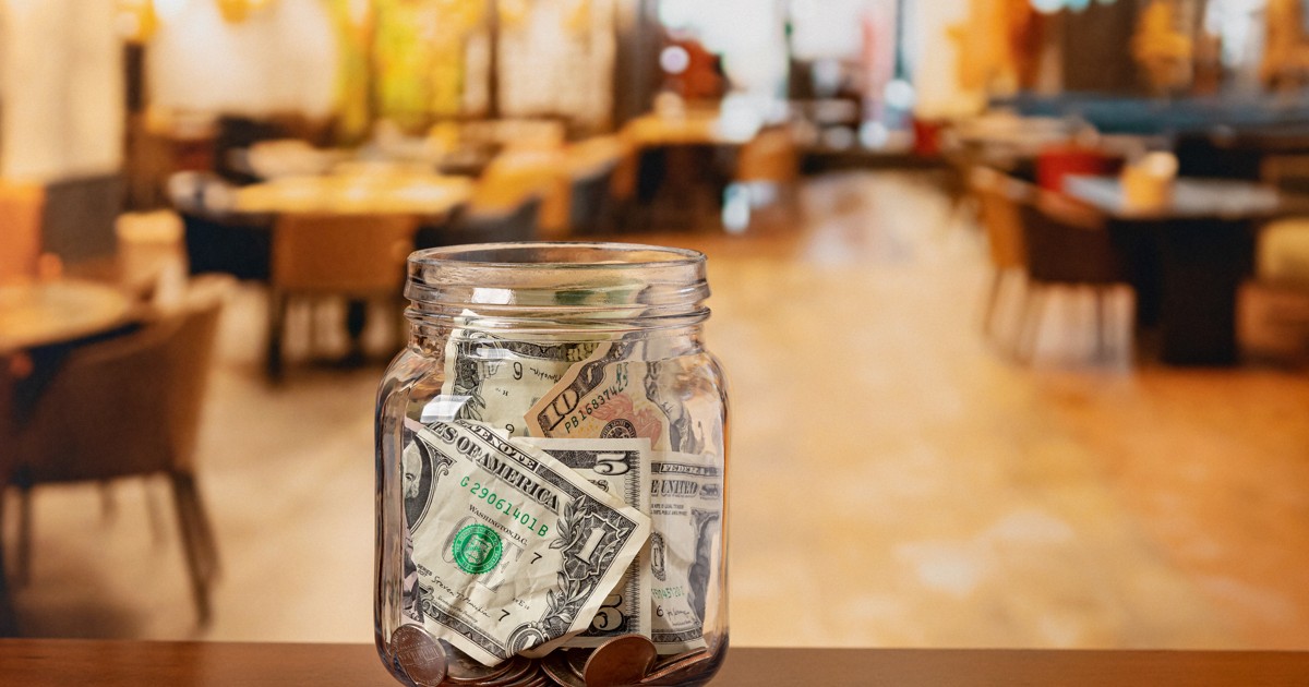 News in Easy English: Tipping in Japan still not common, even with more foreign tourists