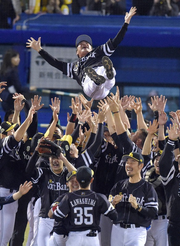 胴上げ 真中氏が明かす若松監督の胴上げ1回転の裏側 – BASEBALL KING