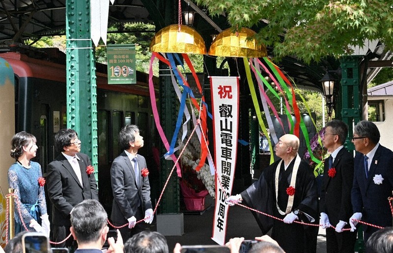 叡山電車、地域に愛され100年 「展望列車」披露も 京都 | 毎日新聞