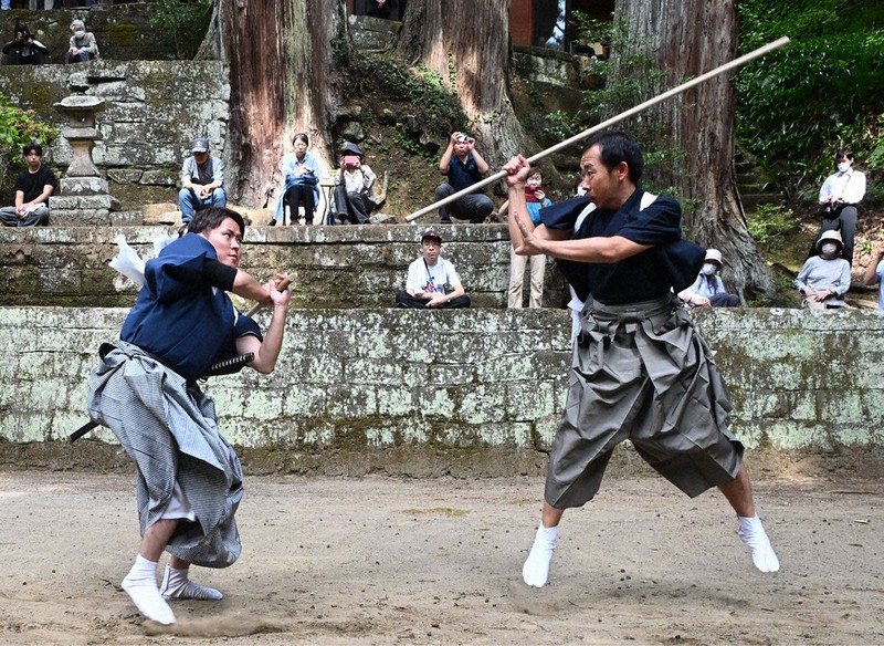 気合の技に観客拍手 三島の棒術 ／千葉 | 毎日新聞