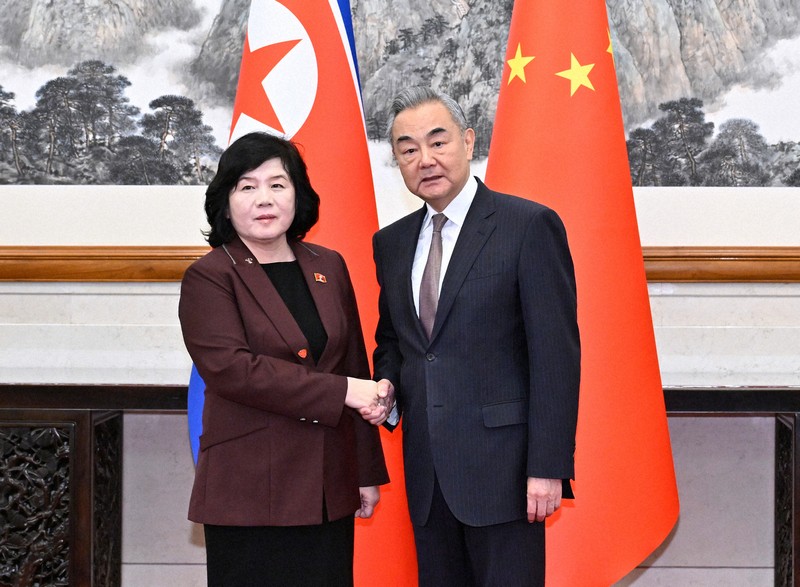中朝が北京で外相会談 関係強化で「対米共闘」 非核化には触れず