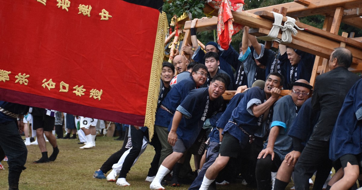 Easy Japanese news in translation: 400-year-old autumn festival held in Ishikawa Prefecture