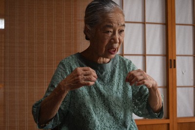 旧満州からの引き揚げ体験を語る斎藤幸子さん＝山形県鶴岡市で2025年8月30日午前10時48分、長南里香撮影