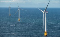 世界で最初とされる英スコットランドの浮体式洋上風力発電の施設＝スコットランド自治政府提供（© 2025 Scottish Enterprise）