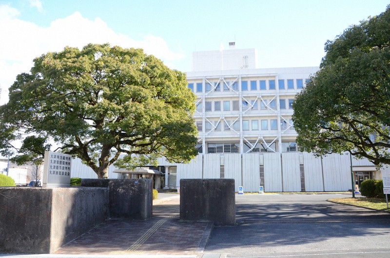 元プロ棋士に懲役5年 殺人未遂罪 元妻らをくわで殴る 大津地裁