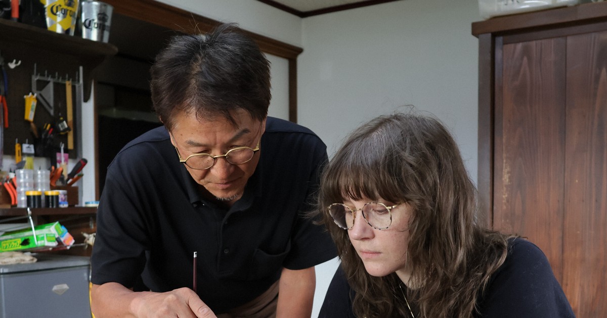 American apprentice trains in Japan's Shiga Pref. to master traditional 'kintsugi' craft