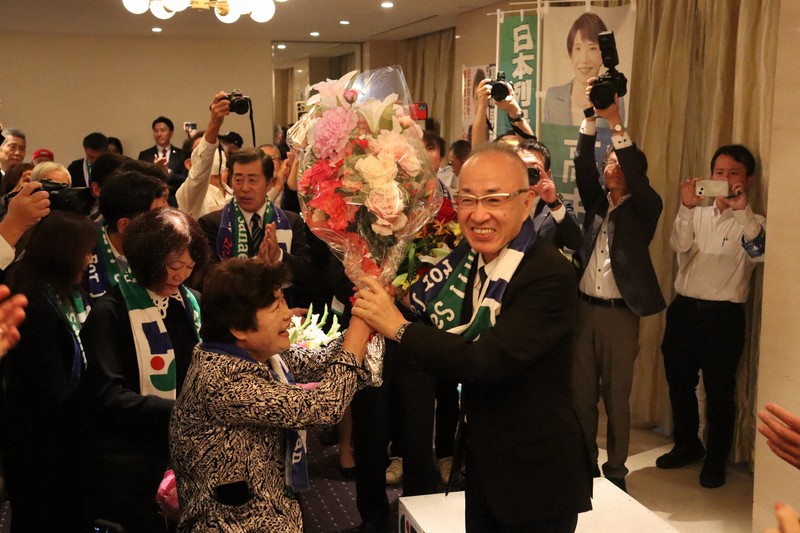 さなえコール」の大合唱 高市氏の地元支援者ら 自民総裁選 | 毎日新聞