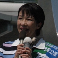 衆院選・奈良2区に立候補し街頭演説する高市早苗氏＝奈良県生駒市の近鉄生駒駅前で2009年8月18日午前10時23分、中村敦茂撮影