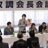 自民党の全国政調会長会議で、冒頭にあいさつする高市早苗政調会長（中央）＝自民党本部で2013年5月22日午後1時4分、手塚耕一郎撮影
