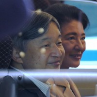 天皇、皇后両陛下 京都府立植物園で「どんぐりの森」などをご視察
