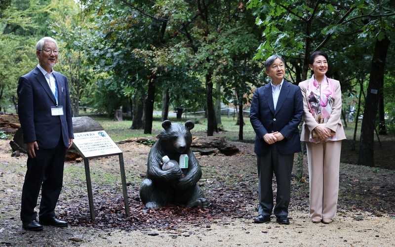 天皇、皇后両陛下 京都府立植物園で「どんぐりの森」などをご視察