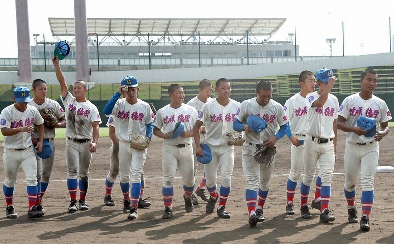 秋季高校野球：県大会 花咲徳栄 2年ぶりV 浦和学院に競り勝つ ／埼玉