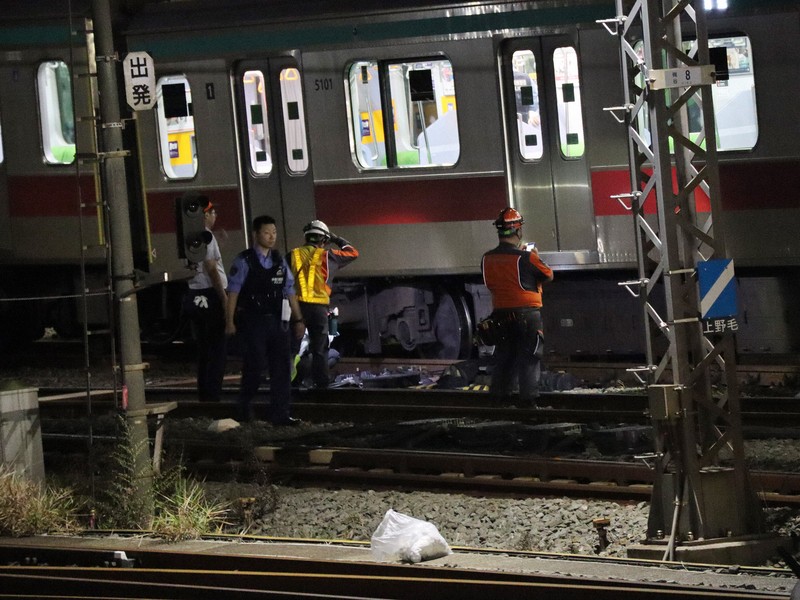 東急田園都市線梶が谷駅で列車衝突、回送列車が脱線 けが人なし