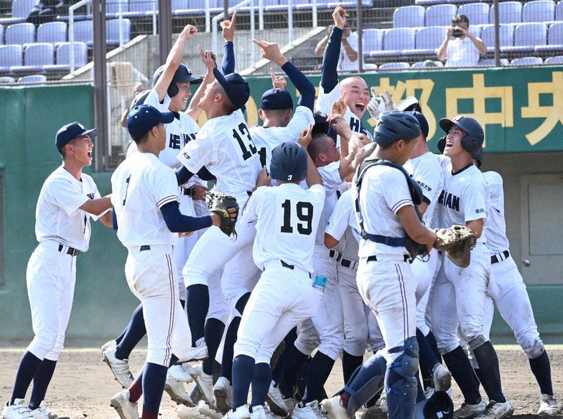 龍谷大平安 野球部ウェア ともちゃん 龍谷大平安高校(京都) 野球部