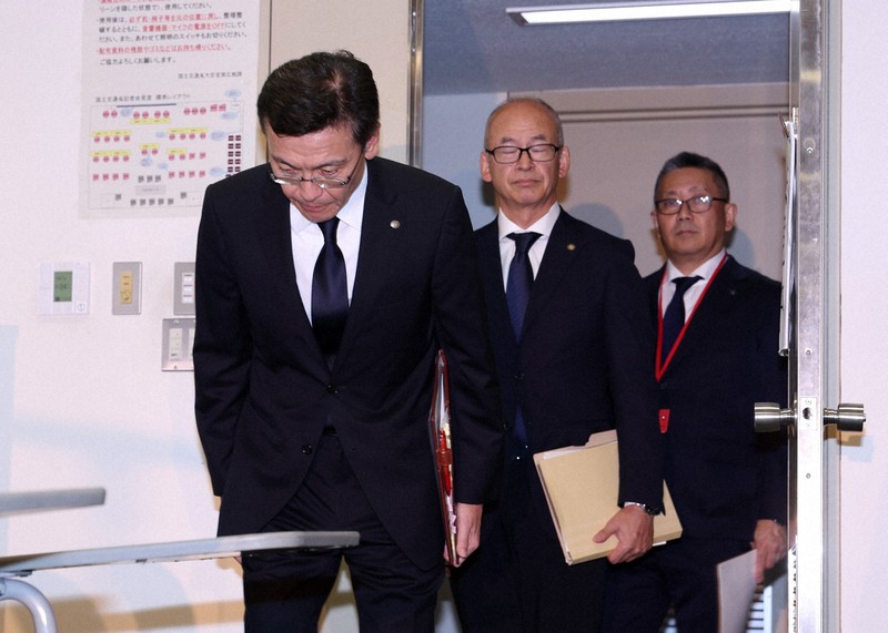 東急電鉄社長が謝罪 田園都市線の衝突・脱線事故 [写真特集1/8