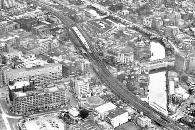 蔵出しPhotoアーカイブ：あの日の紙面 空撮 70年前 大阪 復興、見