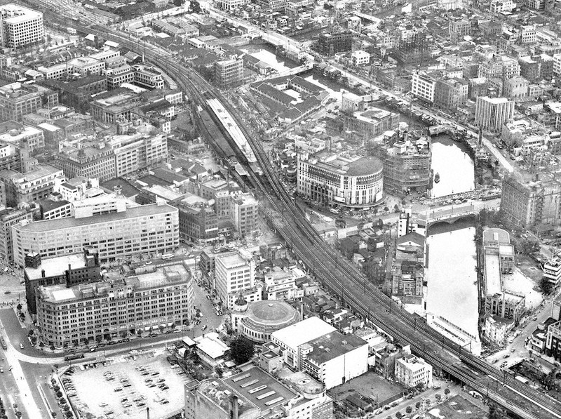 蔵出しPhotoアーカイブ：あの日の紙面 空撮 70年前 東京 熱気も