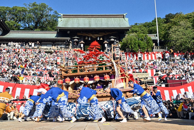 古着くん 即決大歓迎！ 早い者勝ち！ 長崎くんち2025：天まで鼓動響け 6カ町が競演 ／長崎 | 毎日新聞