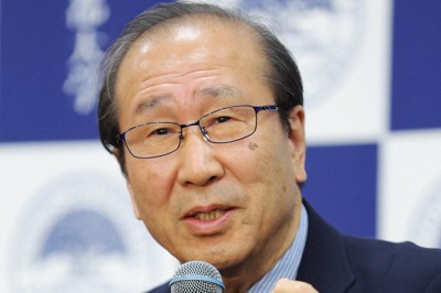 ノーベル化学賞の受賞が決まり、記者会見する北川進氏＝京都市左京区で2025年10月8日午後8時57分、前田梨里子撮影